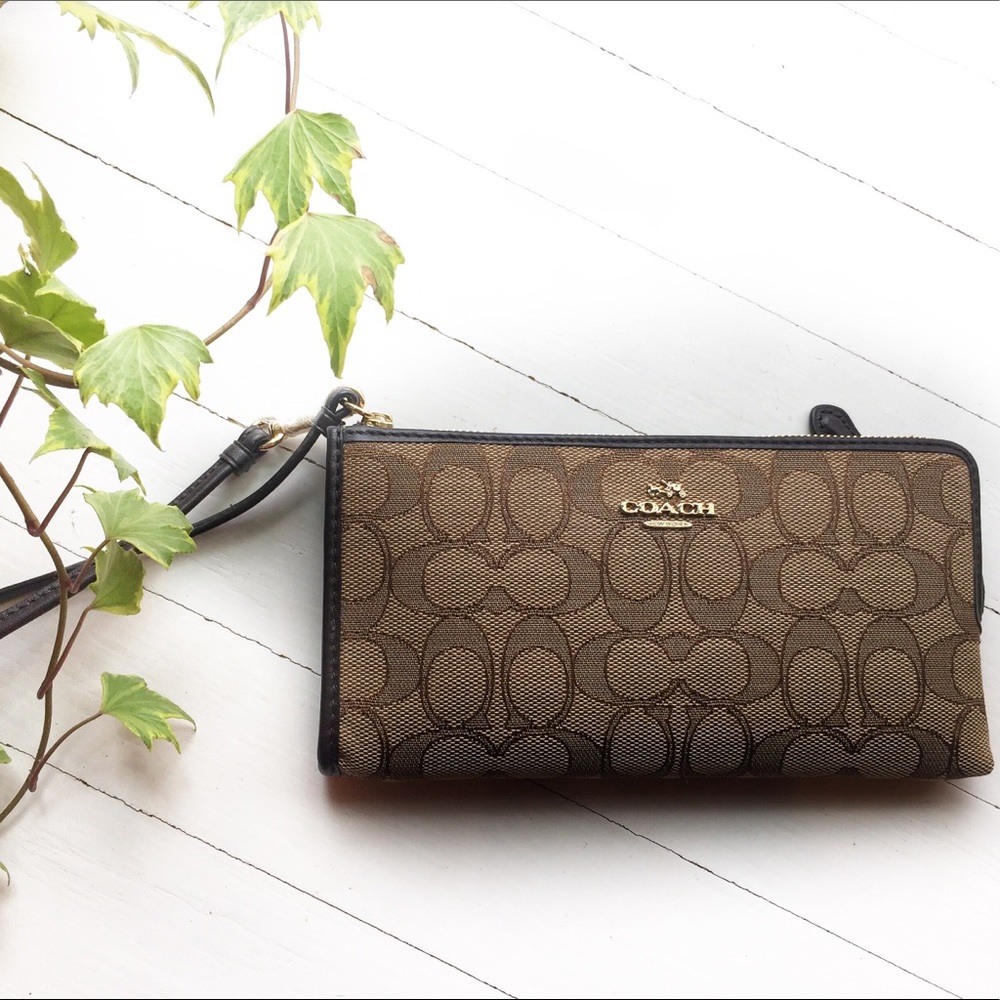 🔆NWOT🔆 KHAKI/BROWN SIGNATURE COACH WRISTLET